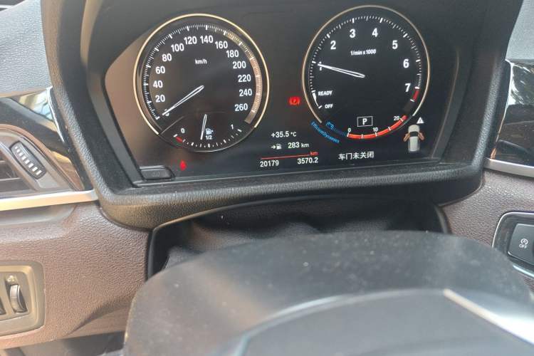 Used BMW X1 2022 sDrive20Li Fashion Model Odometer Close Up
