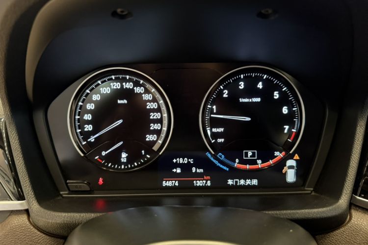 Used BMW X1 2022 sDrive25Li Leading Model Odometer Close Up