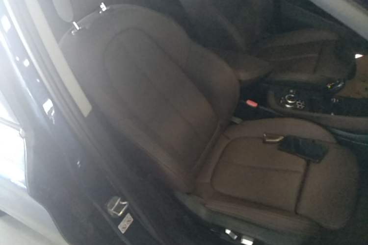 Used BMW X1 2022 sDrive25Li Leading Model Right Front Seat