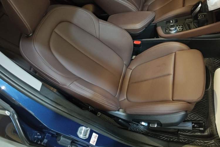 Used BMW X1 2022 sDrive25Li Leading Model Right Front Seat