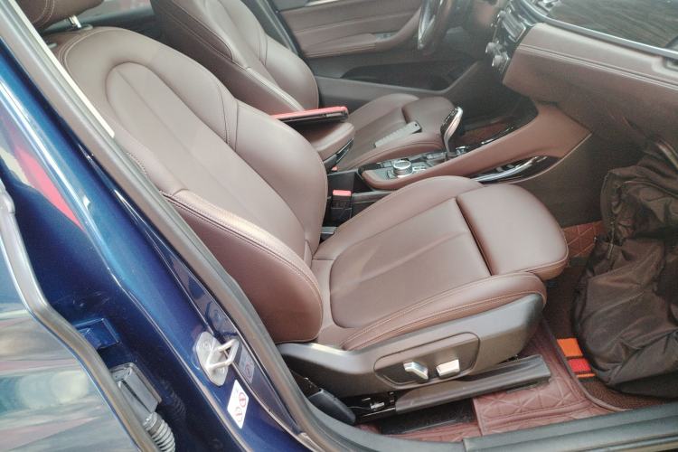 Used BMW X1 2022 Updated xDrive25Li Premium Edition Right Front Seat