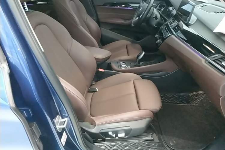 Used BMW X1 2022 sDrive25Li Leading Model Right Front Seat