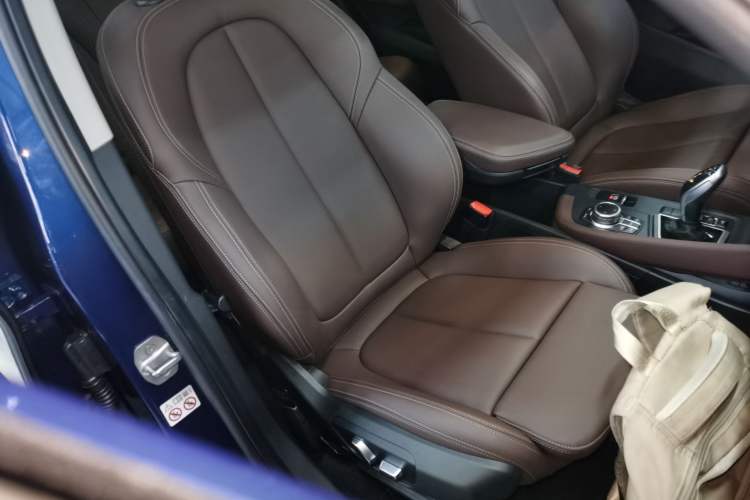 Used BMW X1 2022 sDrive25Li Leading Model Right Front Seat
