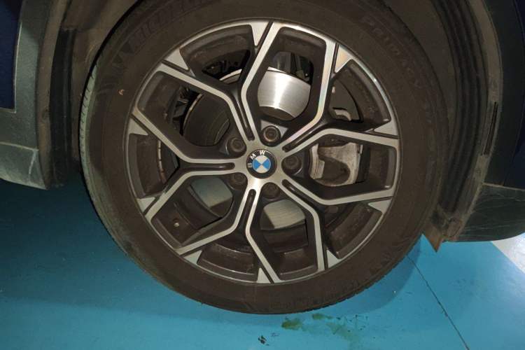 Used BMW X1 2022 sDrive25Li Leading Model Right Front Wheel Hub