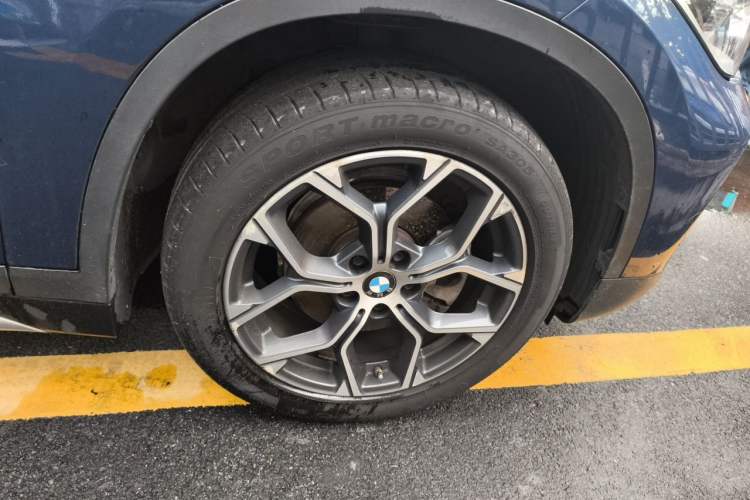 Used BMW X1 2022 sDrive20Li Fashion Model Right Front Wheel Hub