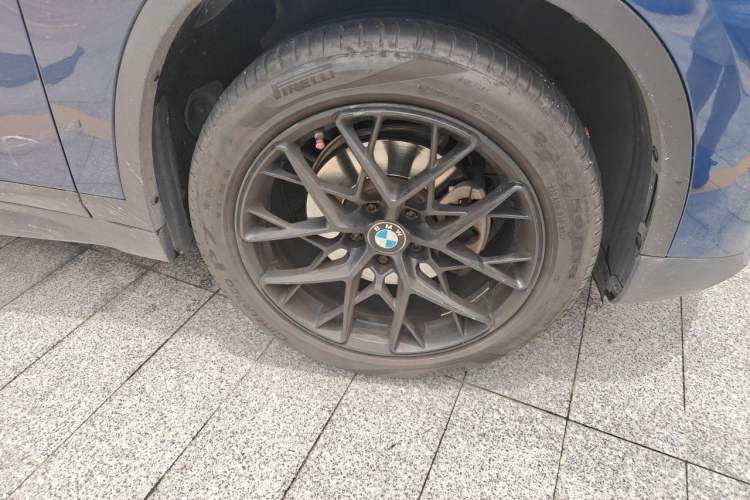 Used BMW X1 2022 sDrive20Li Fashion Model Right Front Wheel Hub