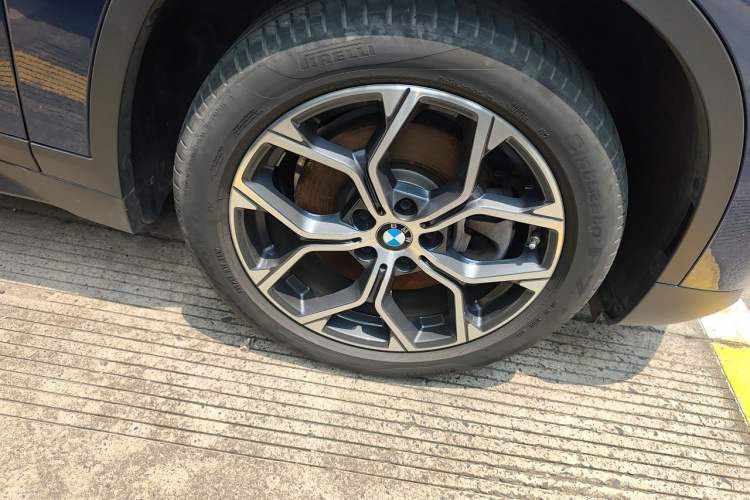Used BMW X1 2022 sDrive25Li Leading Model Right Front Wheel Hub