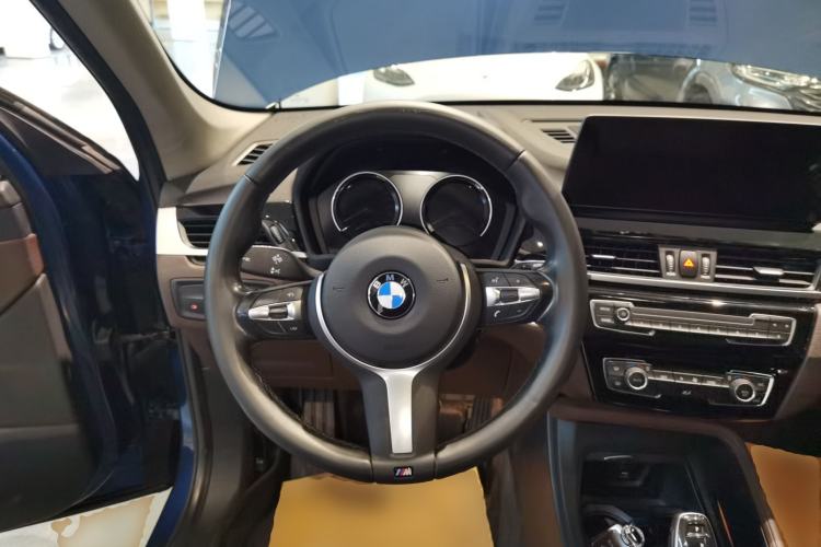 Used BMW X1 2022 sDrive25Li Leading Model Steering Wheel