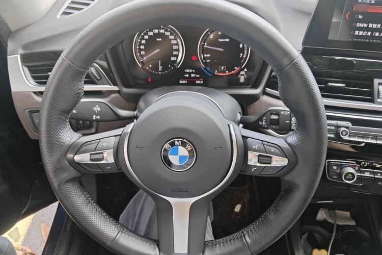 Used BMW X1 2022 sDrive25Li Leading Model Steering Wheel