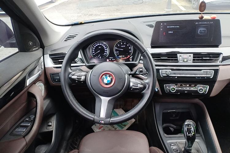 Used BMW X1 2022 sDrive25Li Leading Model Steering Wheel