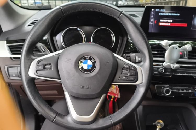 Used BMW X1 2022 sDrive20Li Fashion Model Steering Wheel