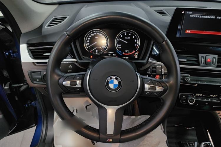Used BMW X1 2022 sDrive25Li Leading Model Steering Wheel