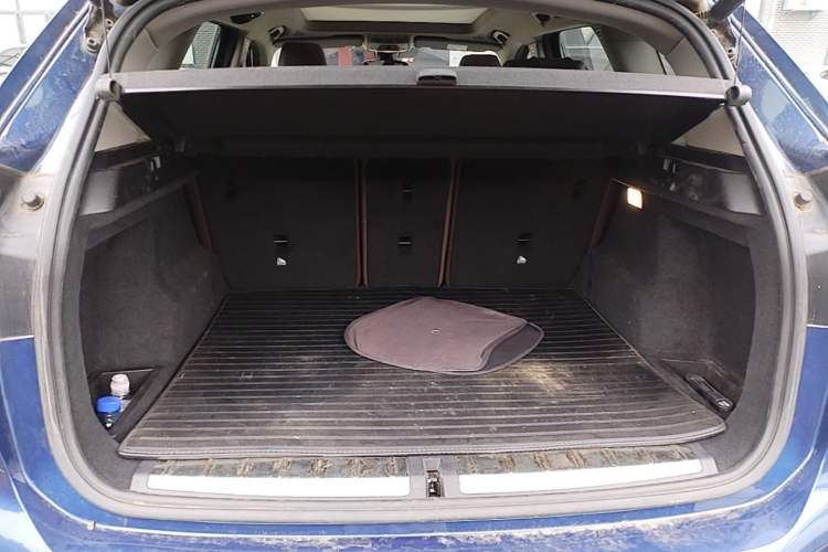 Used BMW X1 2022 sDrive25Li Leading Model Trunk