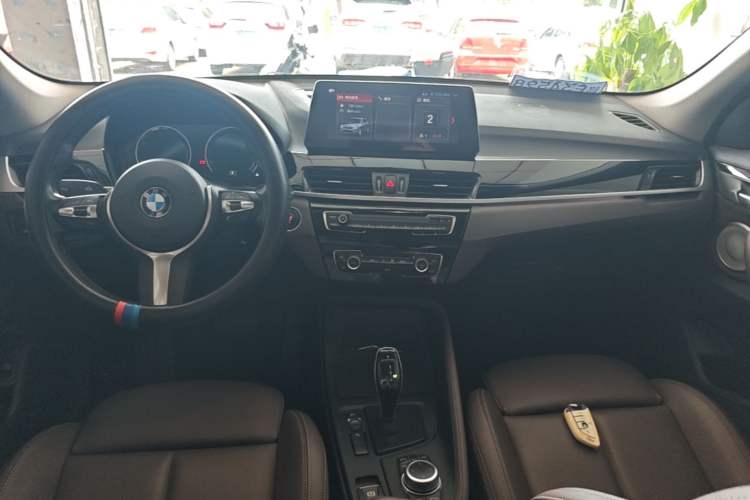 Used BMW X1 2022 sDrive25Li Leading Model Center Console