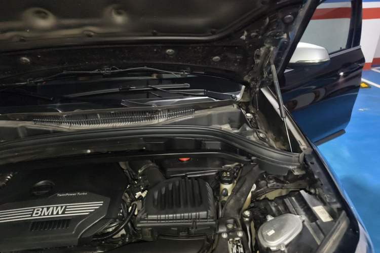 Used BMW X1 2022 sDrive20Li Fashion Model Engine Bay Left