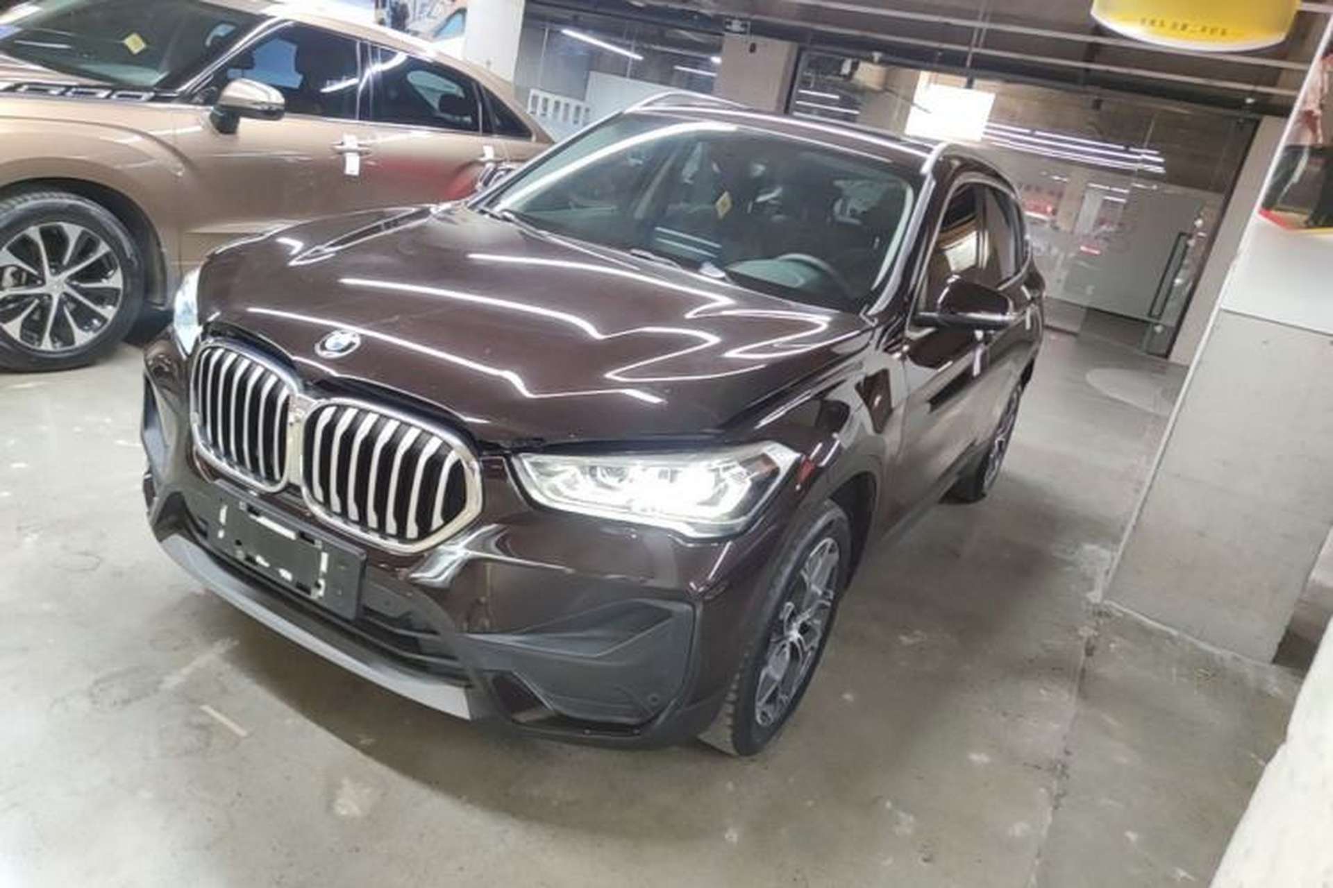 Used BMW X1 2022 sDrive25Li Leading Model Front Left 45 Deg