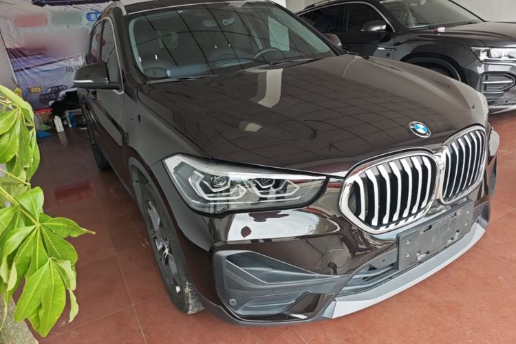 Used BMW X1 2022 sDrive25Li Leading Model Front Right 45 Deg
