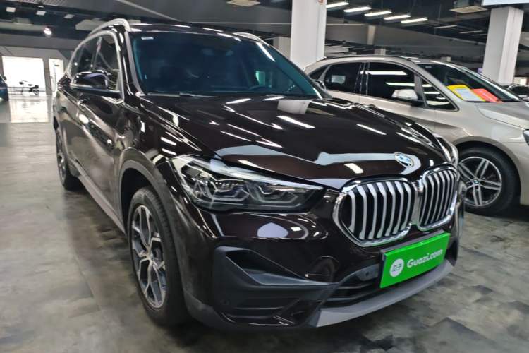 Used BMW X1 2022 sDrive25Li Leading Model Front Right 45 Deg