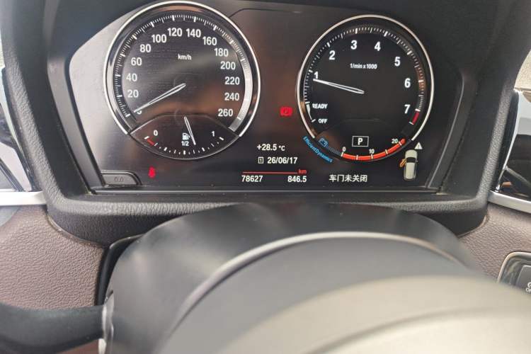 Used BMW X1 2022 sDrive25Li Leading Model Odometer Close Up