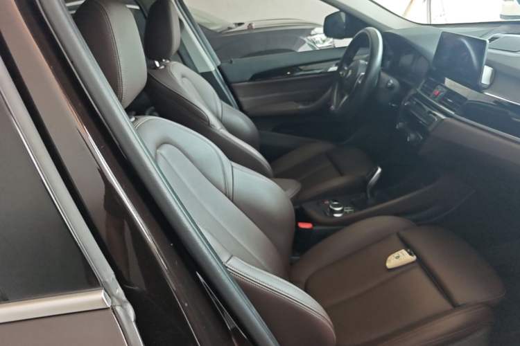 Used BMW X1 2022 sDrive25Li Leading Model Right Front Seat