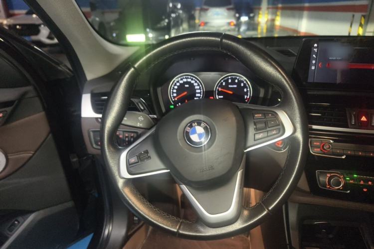 Used BMW X1 2022 sDrive20Li Fashion Model Steering Wheel