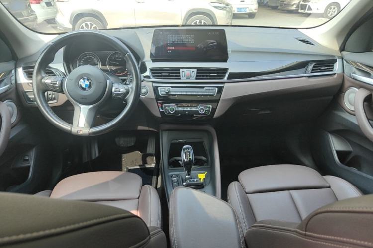 Used BMW X1 2022 sDrive25Li Leading Model Center Console