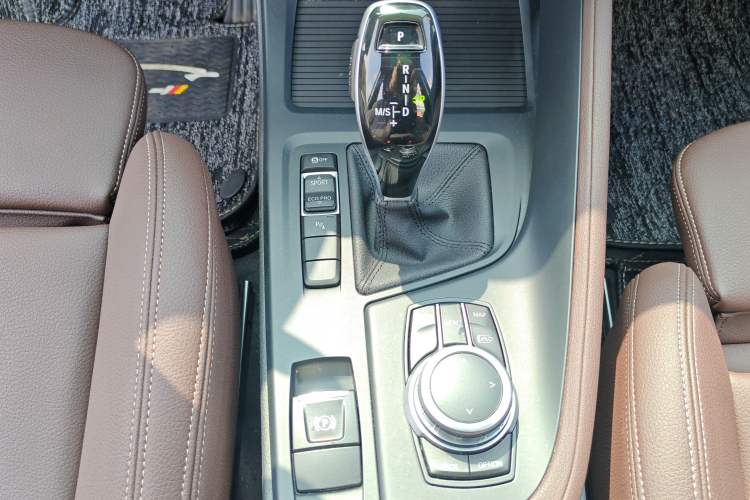 Used BMW X1 2022 sDrive25Li Leading Model Gear Lever