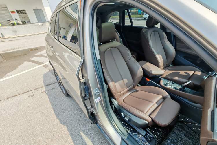 Used BMW X1 2022 sDrive25Li Leading Model Right Front Seat