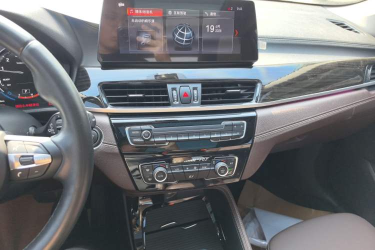 Used BMW X1 2022 xDrive25Li Luxury Model Audio And AC Panel