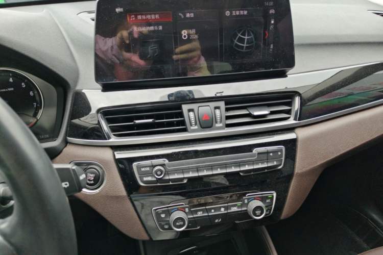 Used BMW X1 2022 sDrive25Li Leading Model Audio And AC Panel