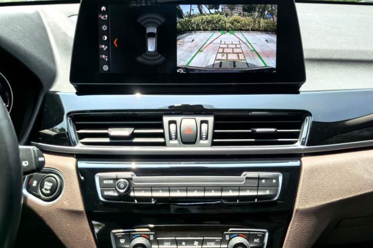 Used BMW X1 2022 sDrive25Li Leading Model Audio And AC Panel
