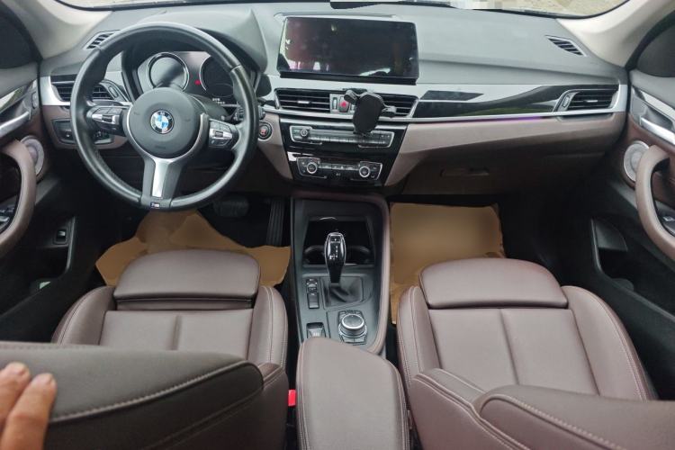 Used BMW X1 2022 sDrive25Li Leading Model Center Console