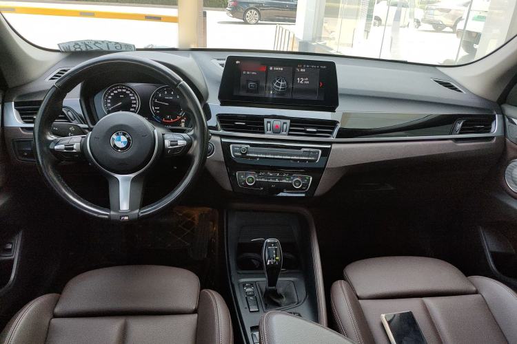 Used BMW X1 2022 sDrive25Li Leading Model Center Console