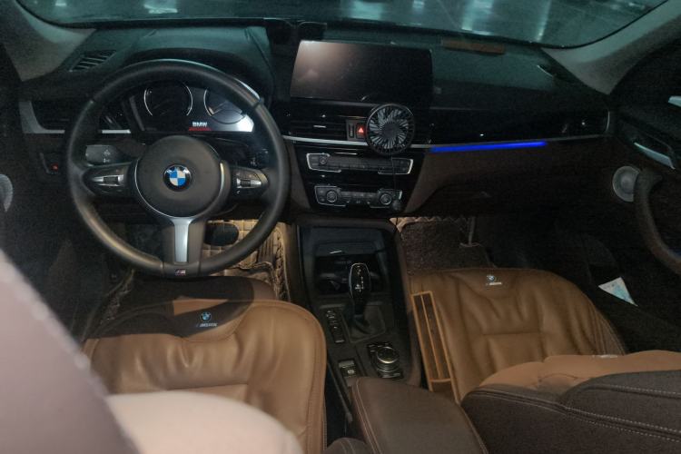 Used BMW X1 2022 sDrive25Li Leading Model Center Console