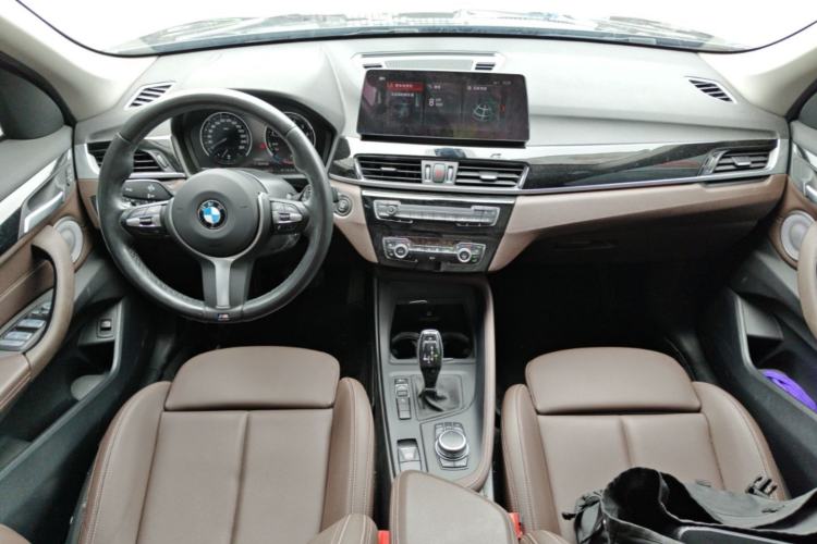 Used BMW X1 2022 sDrive25Li Leading Model Center Console