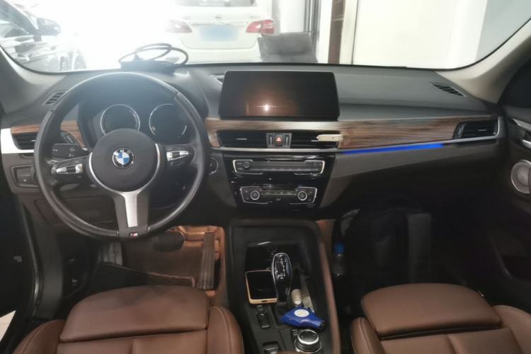 Used BMW X1 2022 sDrive25Li Leading Model Center Console