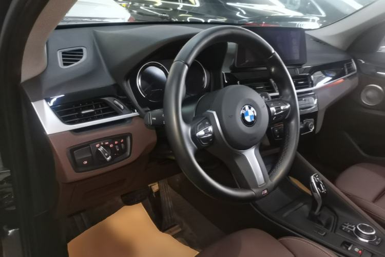 Used BMW X1 2022 sDrive25Li Leading Model Center Console