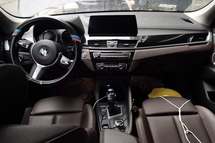 Used BMW X1 2022 sDrive25Li Leading Model Center Console