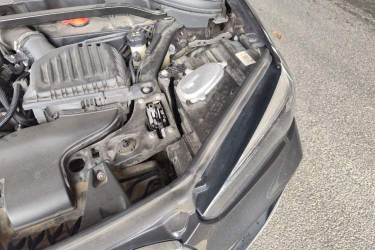 Used BMW X1 2022 Updated xDrive25Li Premium Edition Engine Bay Left