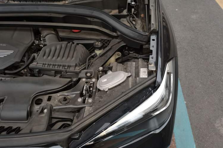 Used BMW X1 2022 sDrive20Li Fashion Model Engine Bay Left