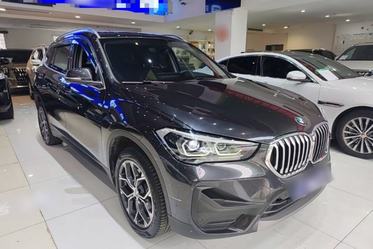 Used BMW X1 2022 sDrive25Li Leading Model Front Right 45 Deg