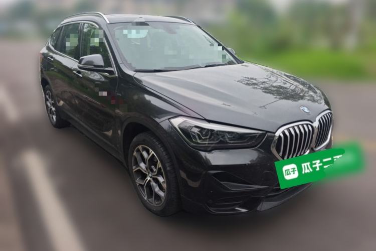 Used BMW X1 2022 sDrive25Li Leading Model Front Right 45 Deg