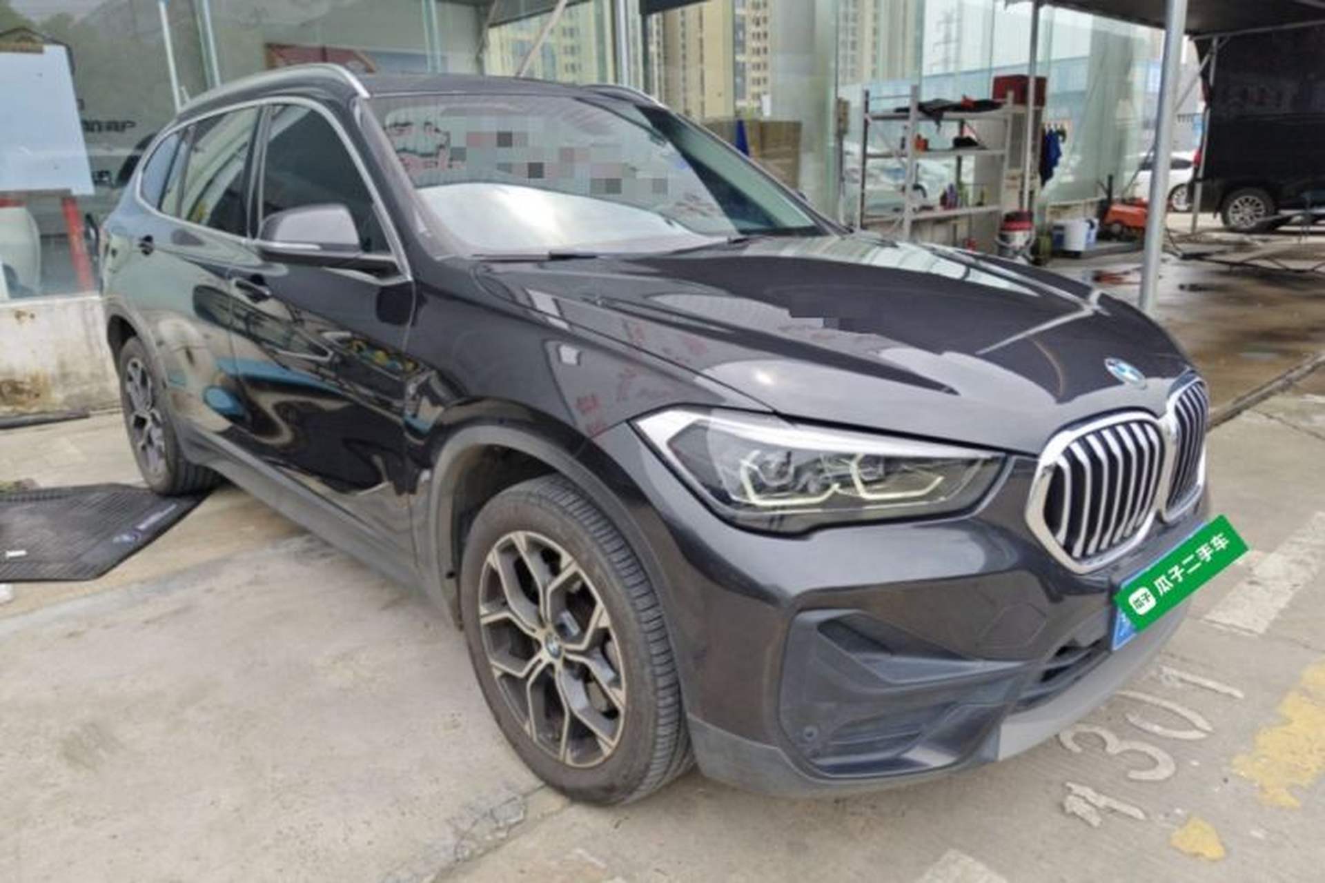 Used BMW X1 2022 sDrive25Li Leading Model Front Right 45 Deg