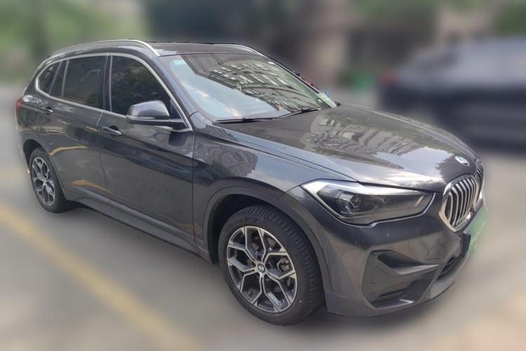 Used BMW X1 2022 sDrive25Li Leading Model Front Right 45 Deg