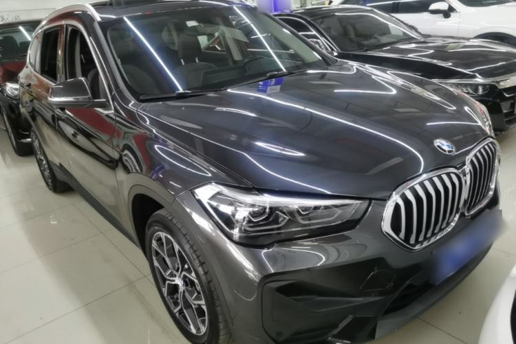 Used BMW X1 2022 sDrive25Li Leading Model Front Right 45 Deg