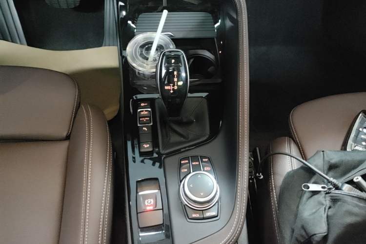 Used BMW X1 2022 Updated xDrive25Li Premium Edition Gear Lever