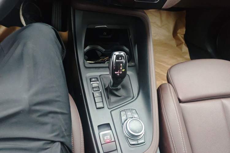 Used BMW X1 2022 sDrive25Li Leading Model Gear Lever