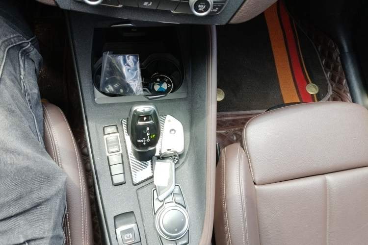 Used BMW X1 2022 sDrive25Li Leading Model Gear Lever