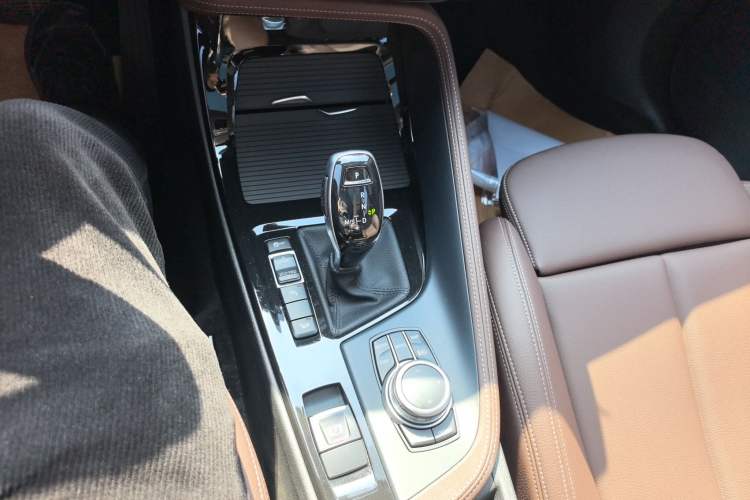 Used BMW X1 2022 xDrive25Li Luxury Model Gear Lever