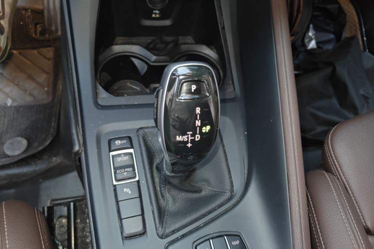Used BMW X1 2022 sDrive25Li Leading Model Gear Lever
